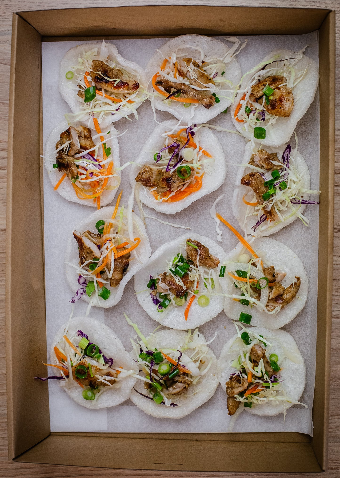 Bánh quy chay phủ salad đậu phụ Việt Nam (Set Canape)